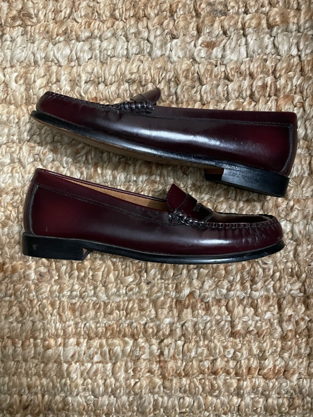 Bass weejuns Women's Deep Burgundy Leather Penny Loafers - Picture 2 of 4